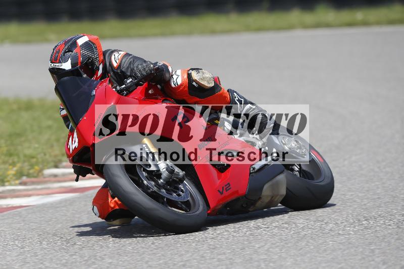 /27 12.06.2025 Ducati Schweiz Trackday Warmup  ADR/gelb-jeaune/14